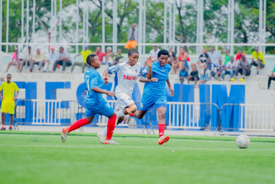 RAYON SPORTS WFC YANYOMOJE AS KIGALI WFC, IKOMEZA GUSIGARA KU ISONGA RYA SHAMPIYONA